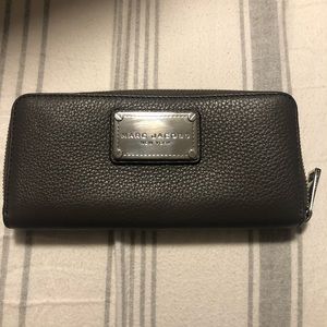 Marc Jacobs wallet